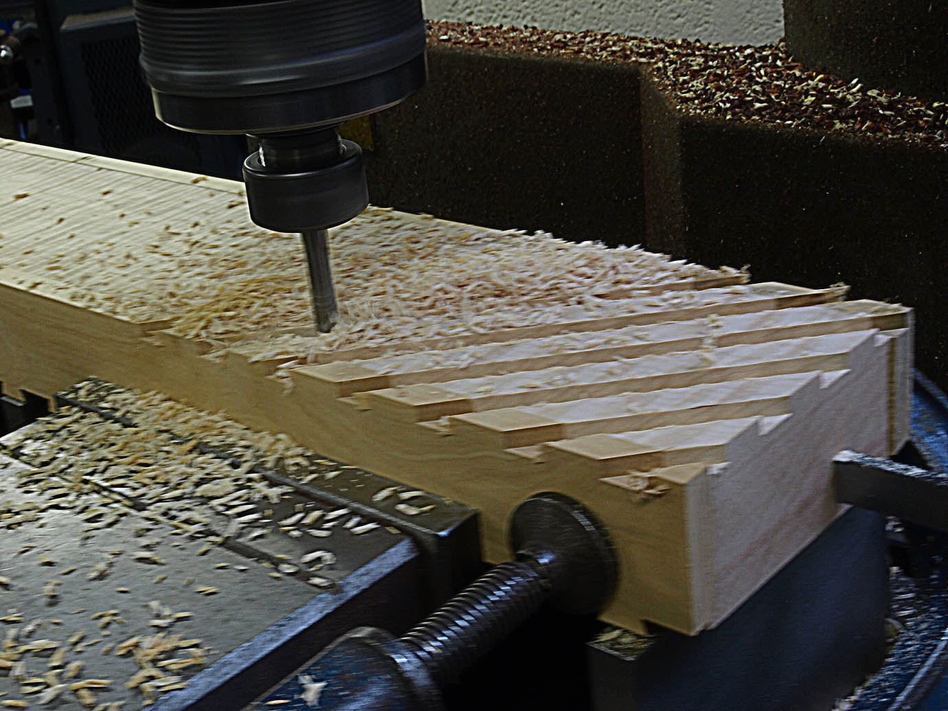 T21 Cutting dovetails.