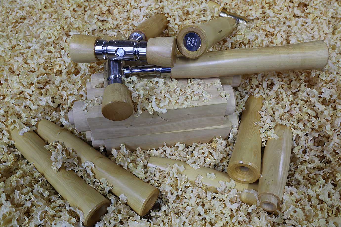 Setting hammer - With handles and shavings from turning.